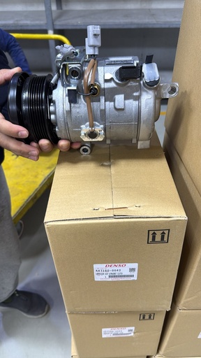 447160-0040 / كومبريسر 3 برغي تبريد لكزس لاند 08 - 11 2UZ مع كلج 2UZ  / OEM-بلادي / Denso / JAPAN